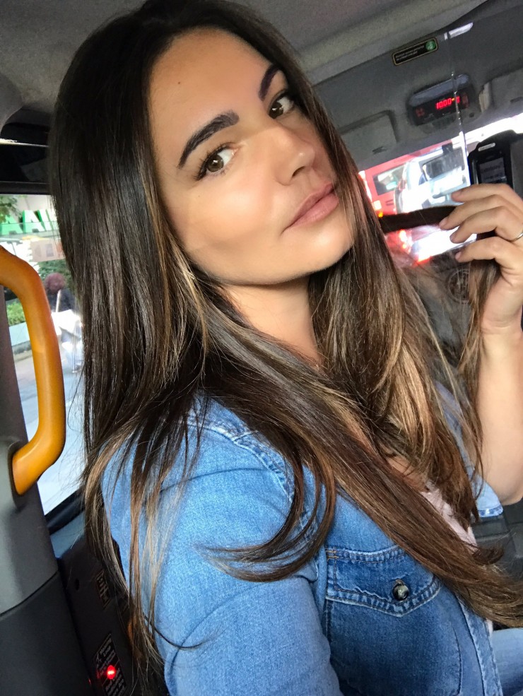 Kelly Brook taking a selfie