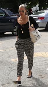 Molly Sims - Heads to the doctor's office for an appointment in West Hollywood (17.05.2013) 