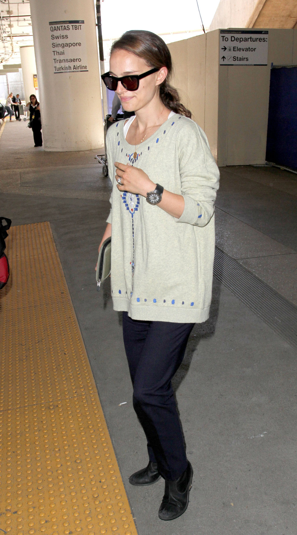 Natalie Portman Pictures Natalie Portman arrives at LAX Airport - May 30, 2013