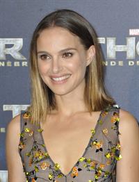 Natalie Portman  Thor: The Dark World  Premiere in Paris 10/23/2013 