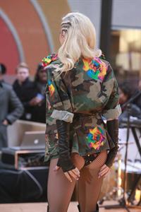 Kesha Performs on the Today Show in New York City (November 20, 2012) 