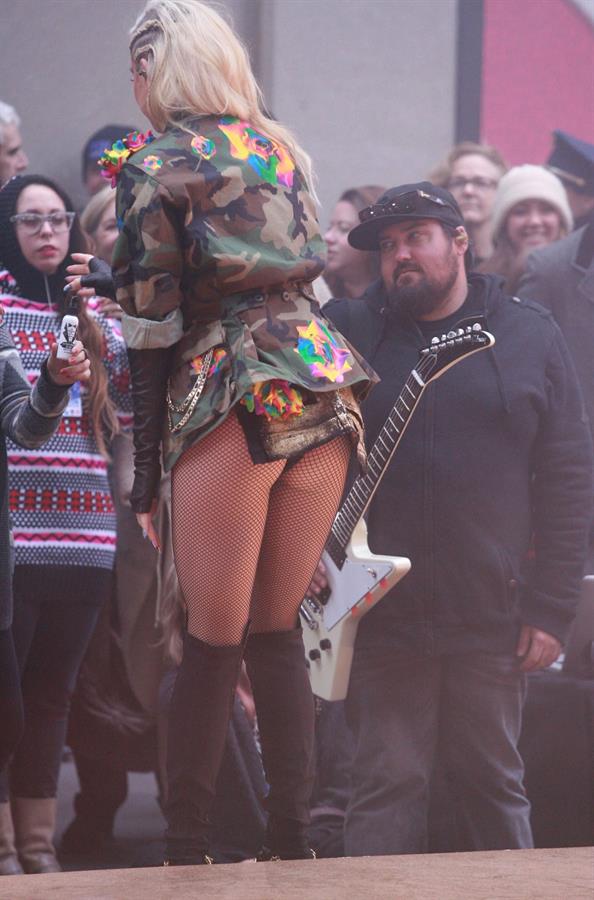 Kesha Performs on the Today Show in New York City (November 20, 2012) 