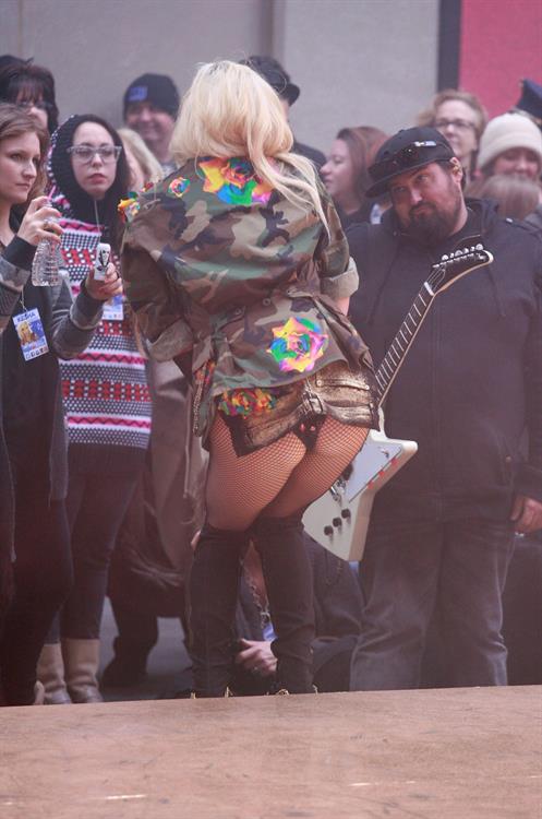 Kesha Performs on the Today Show in New York City (November 20, 2012) 