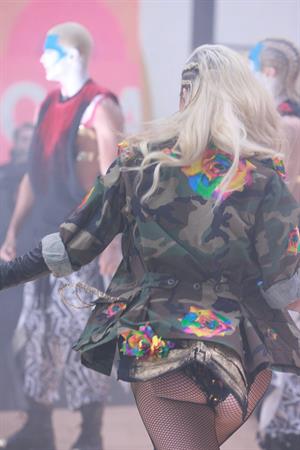 Kesha Performs on the Today Show in New York City (November 20, 2012) 