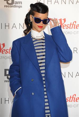Rihanna Westfield Stratford Lights London Switch On (November 19, 2012) 