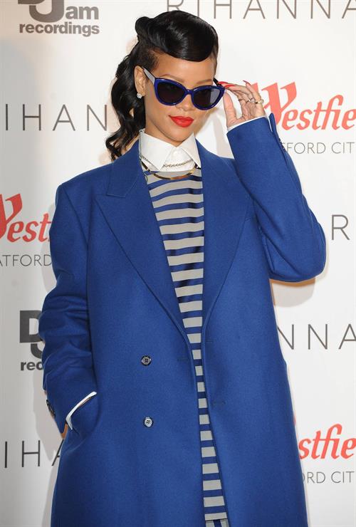 Rihanna Westfield Stratford Lights London Switch On (November 19, 2012) 