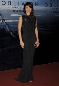 Olga Kurylenko  Oblivion  World Premiere in Buenos Aires, Argentina -- Mar. 26, 2013 