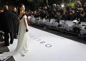 Olga Kurylenko  Oblivion  UK Premiere -- London, Apr. 4, 2013 