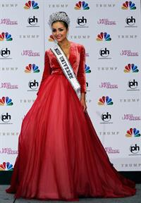 Miss USA 2012 Olivia Culpo is Miss Universe Pageant in Las Vegas (Dec 19, 2012) 