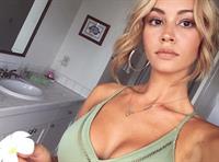 Bryana Holly taking a selfie