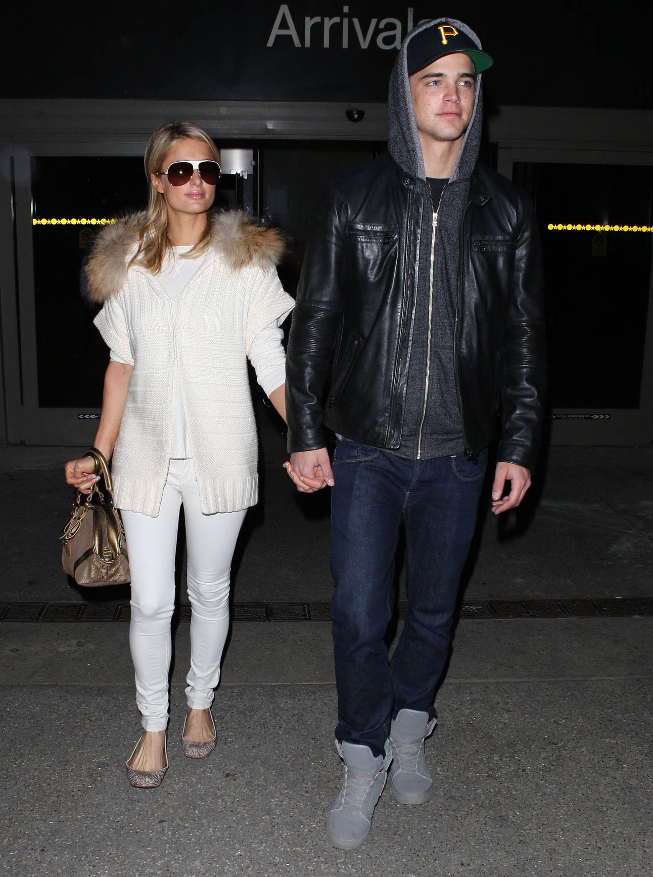 Paris Hilton arrives at Los Angeles International Airport (02.02.2013) 