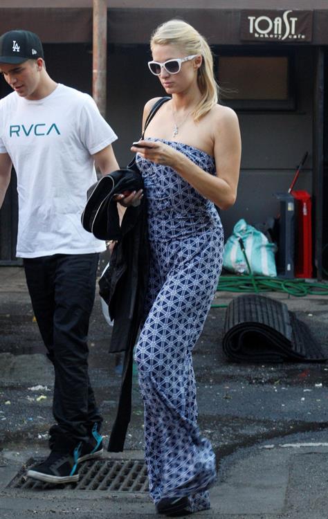 Paris Hilton Pictures Paris Hilton out And About in Beverly Hills 01.03.13