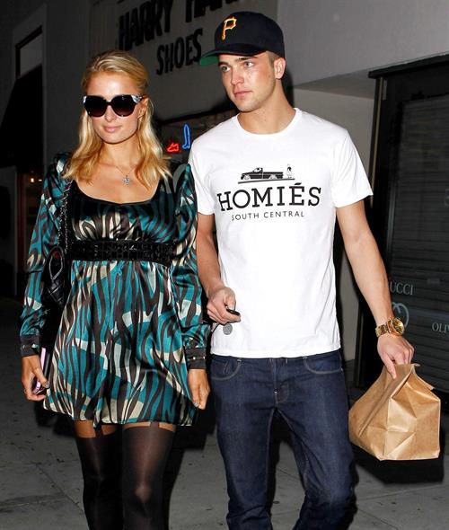 Paris Hilton Pictures Paris Hilton Stops by Il Pastaio in Beverly Hills March 4, 2013