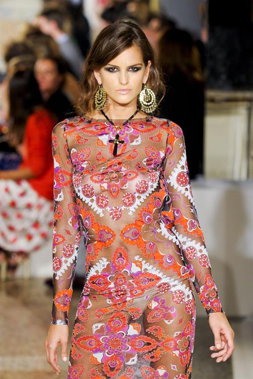 Izabel Goulart - breasts