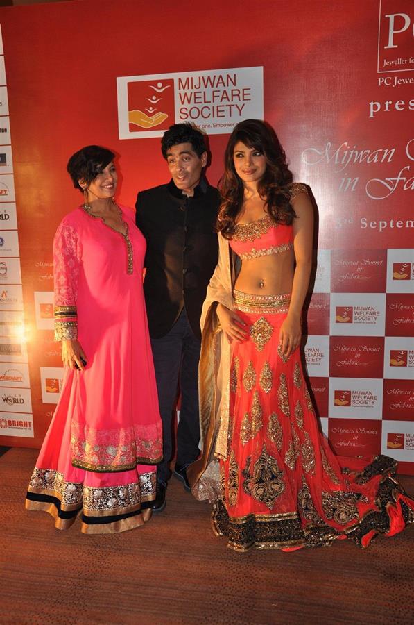 Priyanka Chopra Mijwan Welfare Society Fashion Show at the Grand Hyatt in Mumbai on September 3, 2012 