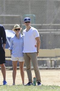 Reese Witherspoon Plays football with husband in Los Angeles (May 11, 2013) 