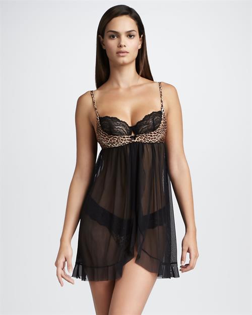 Lisalla Montenegro in lingerie