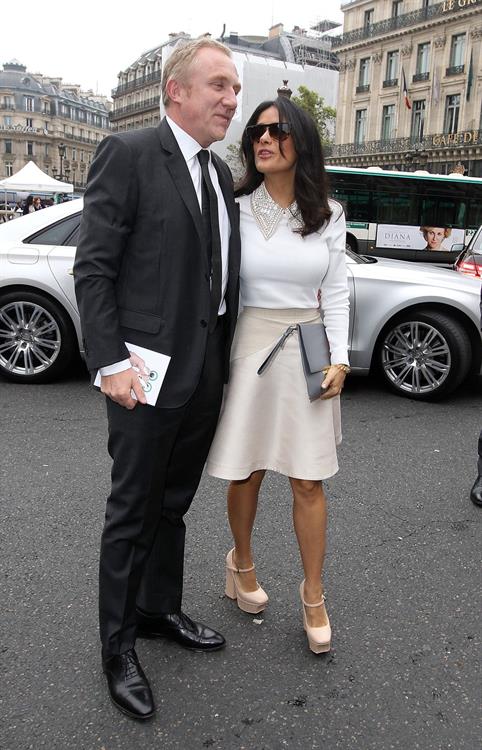 Salma Hayek at the Stella McCartney fashion show at Paris Fashion Week - Sep. 30, 2013 