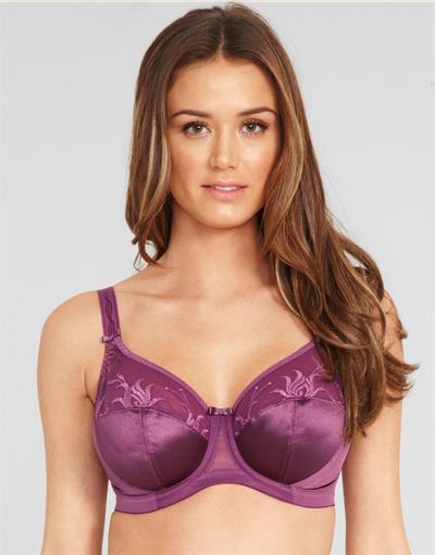 Talita Correa in lingerie