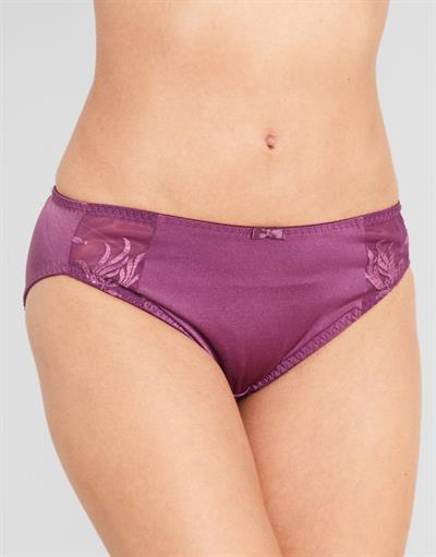 Talita Correa in lingerie