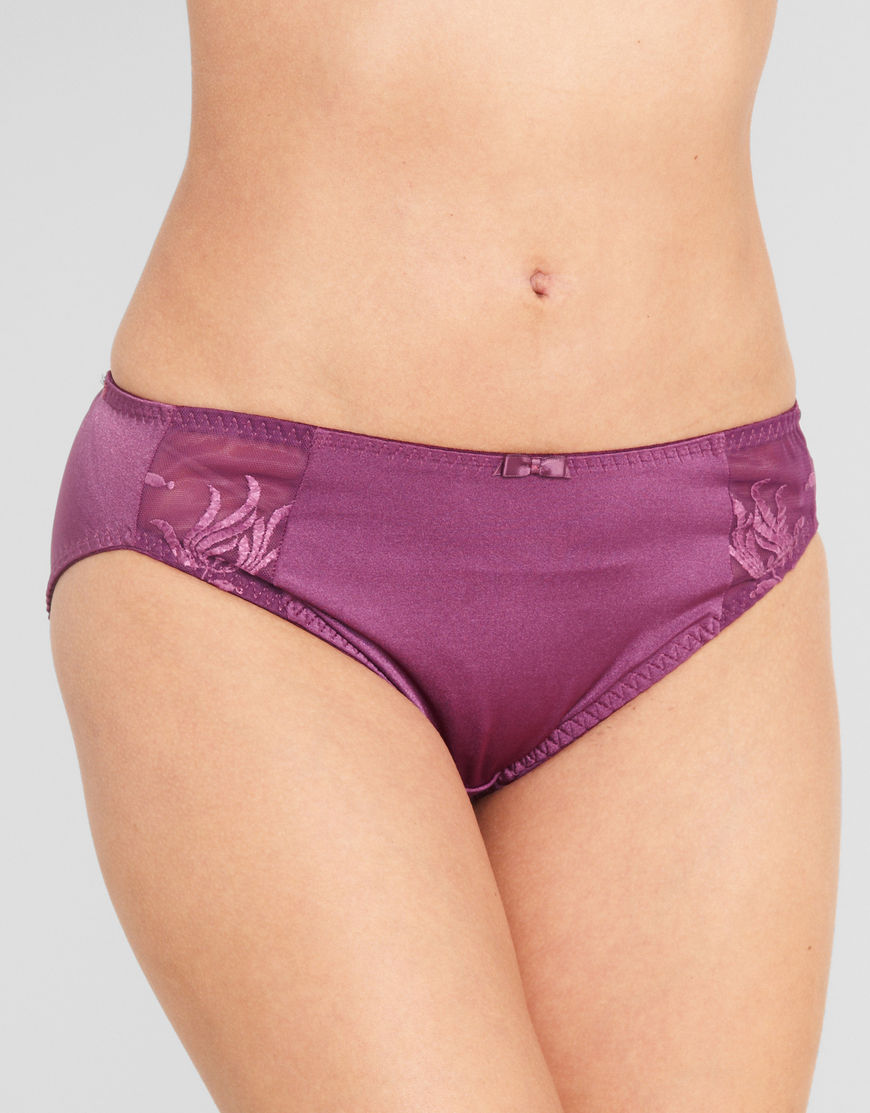 Talita Correa in lingerie