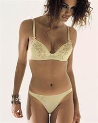 Nina Moric in lingerie