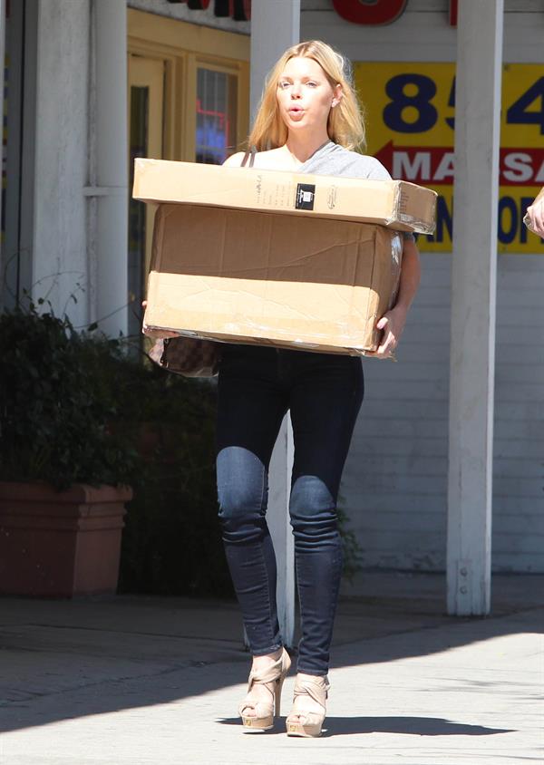 Sophie Monk - UPS Store in West Hollywood - August 28, 2012