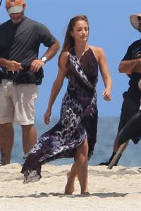 Minka Kelly films Charlie's Angels on a beach in Miami 02-09-11