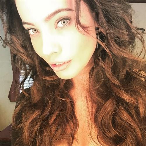 Stephanie Corneliussen taking a selfie