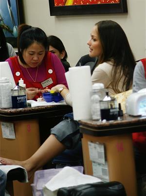 Minka Kelly out shopping in Los Angeles May 12, 2011 