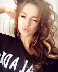 Rosie Mac taking a selfie