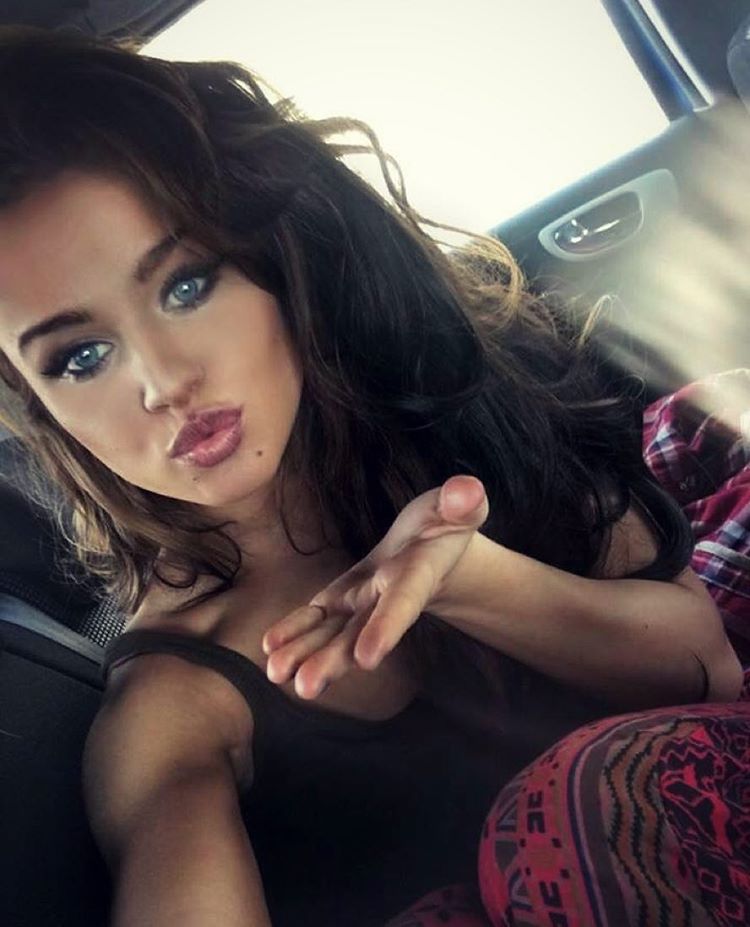 Rosie Mac taking a selfie