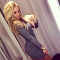 Anna Nyström taking a selfie