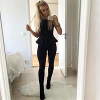Anna Nyström taking a selfie