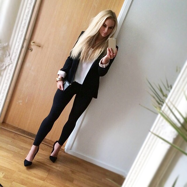 Anna Nyström taking a selfie