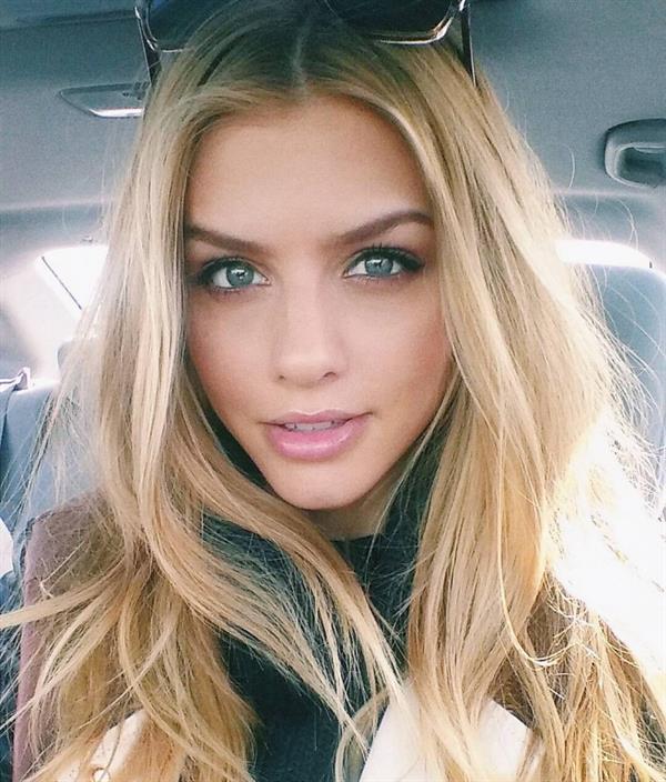 Marina Laswick taking a selfie