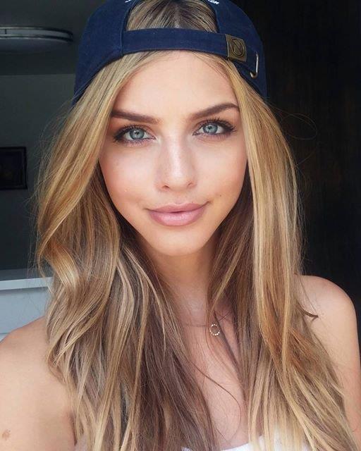 Marina Laswick taking a selfie