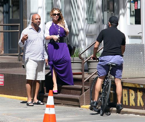 Mariah Carey strolls around New York City August 25, 2014