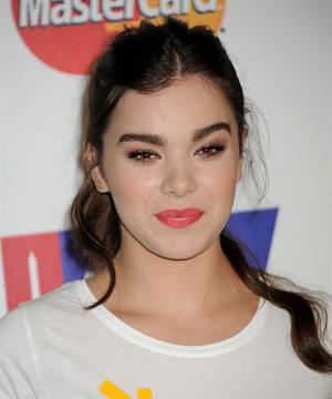 Hailee Steinfeld 4th Biennial Stand Up To Cancer SU2C September 5, 2014