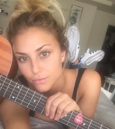 Cassie Scerbo taking a selfie