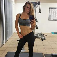 Nikki Leigh taking a selfie