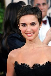 Natalie Portman with short hair and a black dress at the Golden Global Awards
