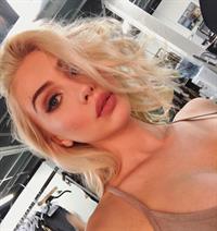 Taylor Godfrey taking a selfie