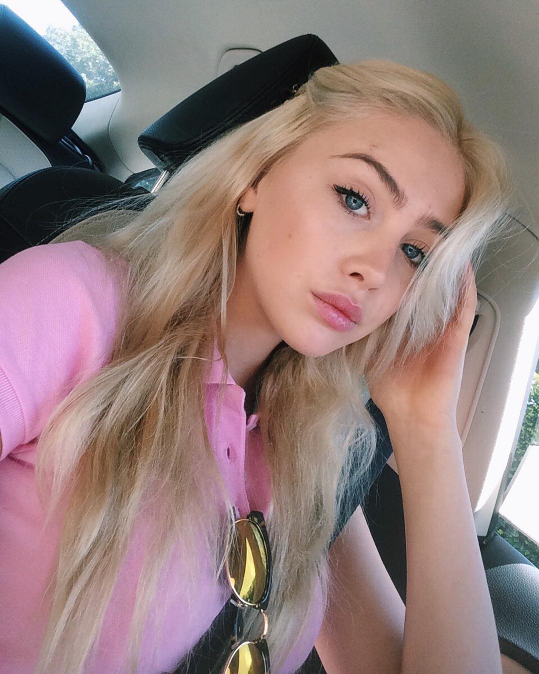 Taylor Godfrey taking a selfie