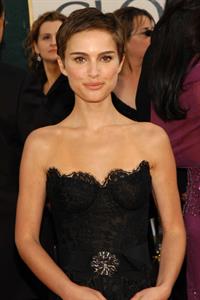 Natalie Portman with short hair and a black dress at the Golden Global Awards