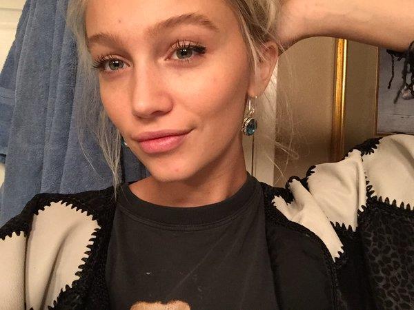 Cailin Russo taking a selfie