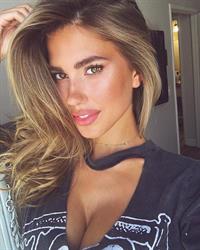 Kara del Toro taking a selfie