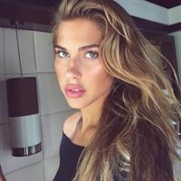Kara del Toro taking a selfie