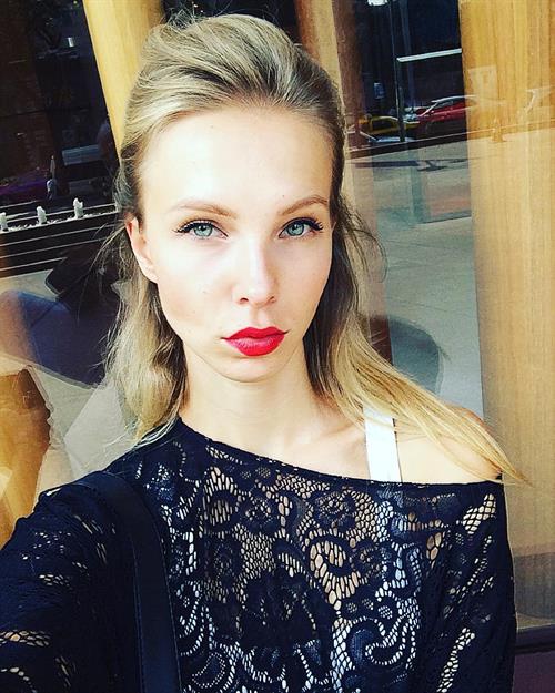 Tereza Jelinkova taking a selfie