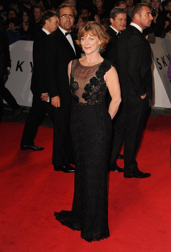 Samantha Bond